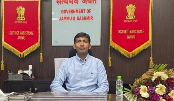 Door-to-door COVID tracing exercise starts in Jammu: DM Anshul Garg